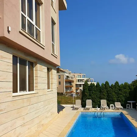 Black Sea Breeze No 3 بايالا